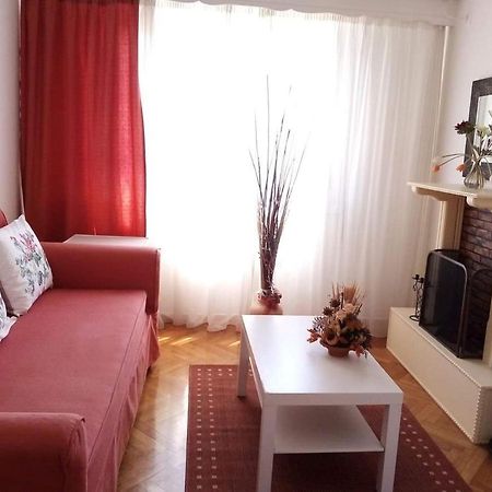 Sylvia' S Apartments Atene Esterno foto